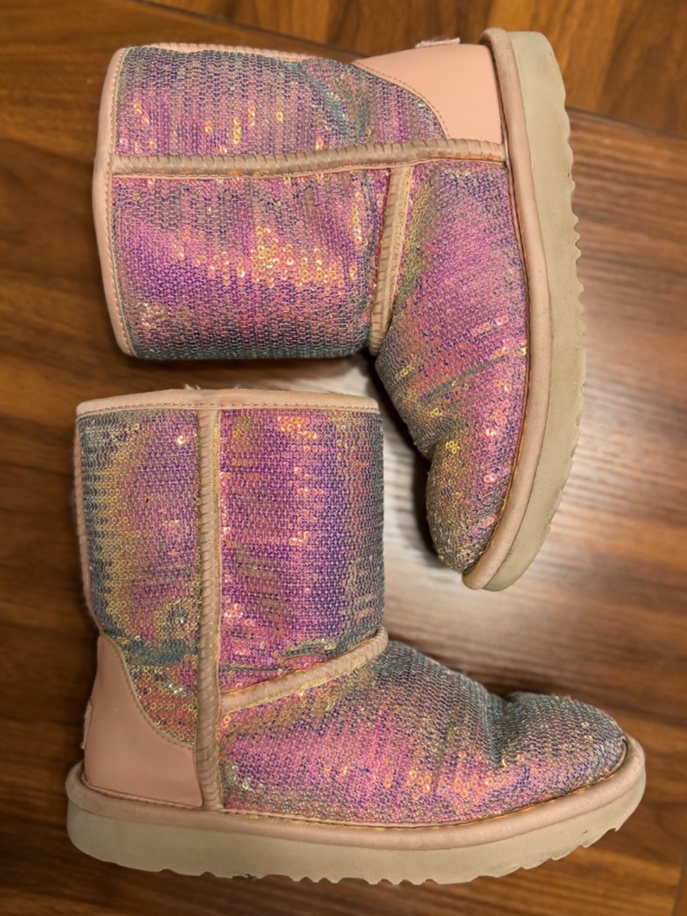 Girls UGG Classic Short II Sequin Boots Pink Iridescent | Size 3 Youth